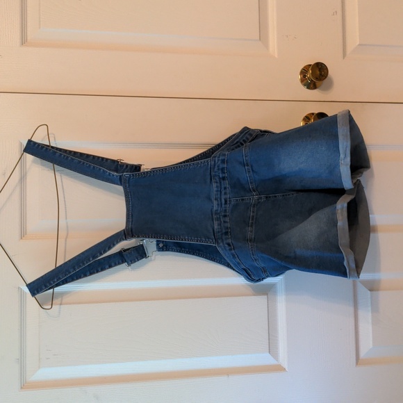 Listicle Short Jean Overalls - Picture 2 of 3